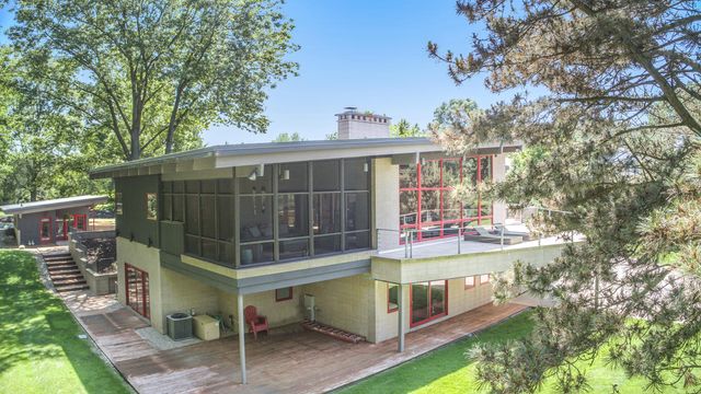 6465 Sandhill Lane, Saugatuck Twp, MI 49408