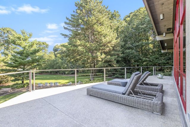 6465 Sandhill Lane, Saugatuck Twp, MI 49408