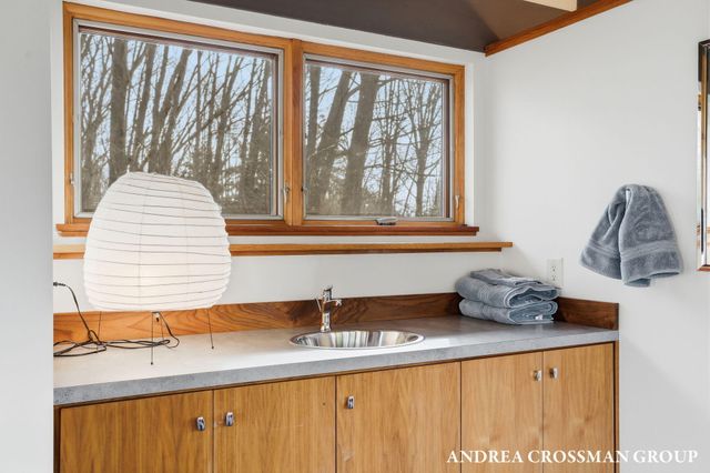 6465 Sandhill Lane, Saugatuck Twp, MI 49408