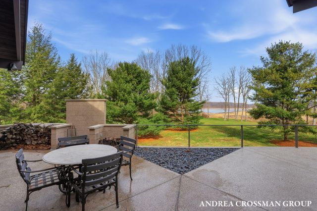 6465 Sandhill Lane, Saugatuck Twp, MI 49408