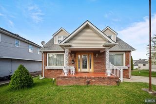 52 Hobart Place, Totowa, NJ 07512