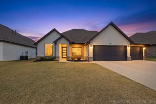10116 S 229th East Avenue, Broken Arrow, OK 74014