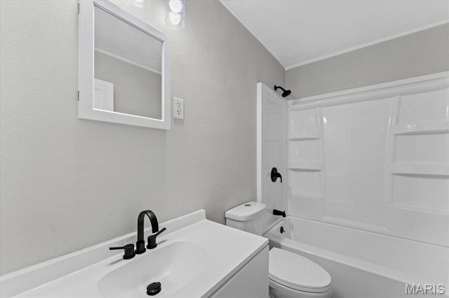 1409 Bel Aire Drive, Belleville, IL 62220