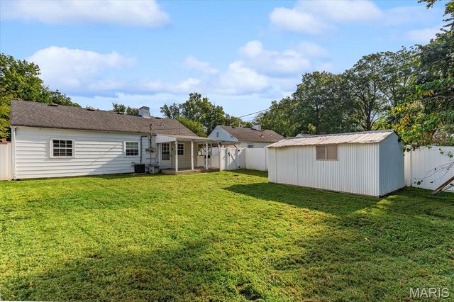 1409 Bel Aire Drive, Belleville, IL 62220