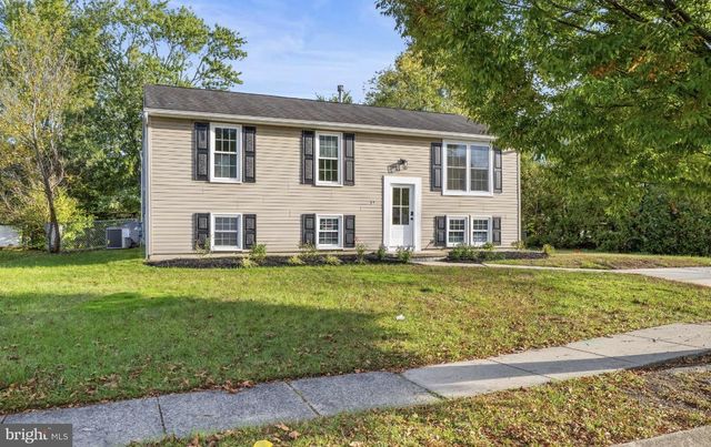 27 DOVER LN, Sicklerville, NJ 08081