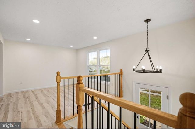 27 DOVER LN, Sicklerville, NJ 08081