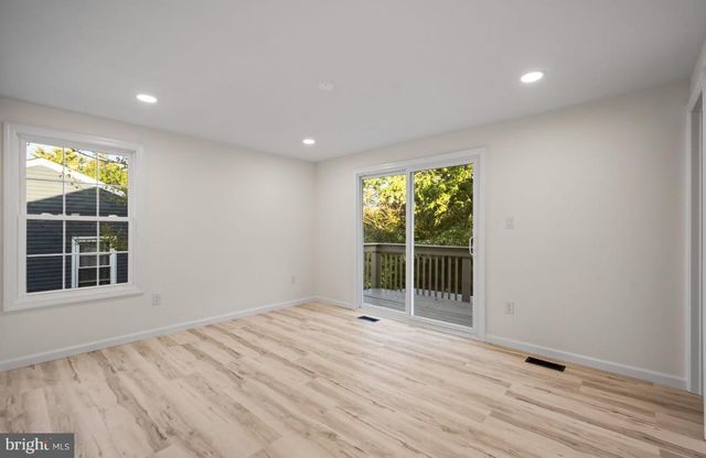 27 DOVER LN, Sicklerville, NJ 08081