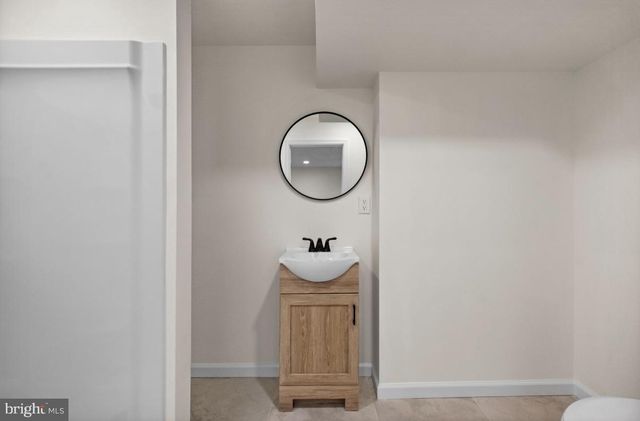 27 DOVER LN, Sicklerville, NJ 08081