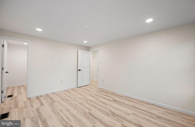 27 DOVER LN, Sicklerville, NJ 08081