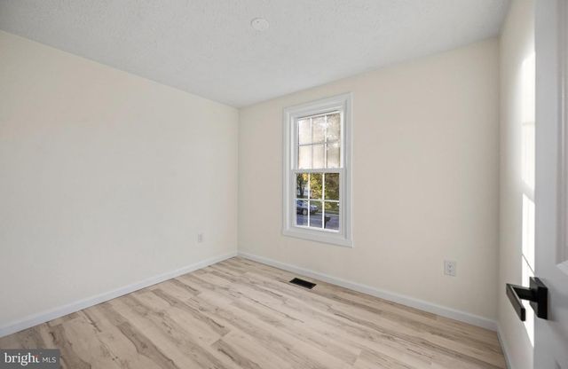 27 DOVER LN, Sicklerville, NJ 08081