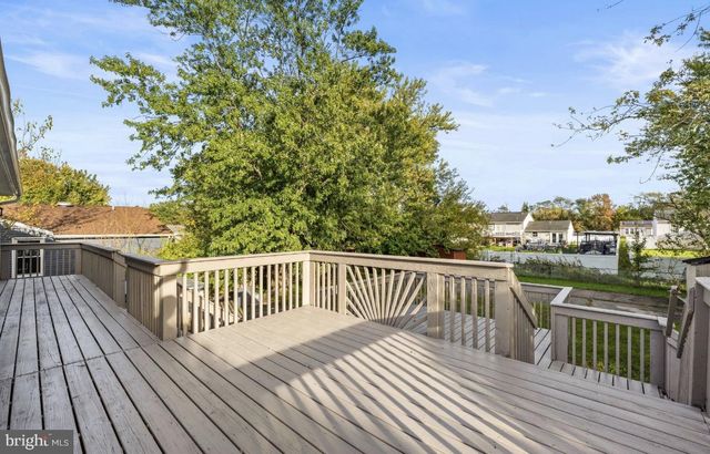 27 DOVER LN, Sicklerville, NJ 08081