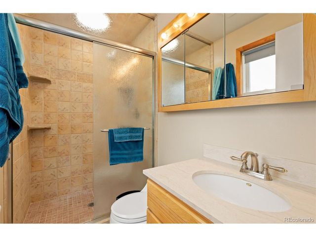 453 Allison St, Lakewood, CO 80226