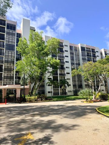 17021 N Bay Road 912, Sunny Isles Beach, FL 33160