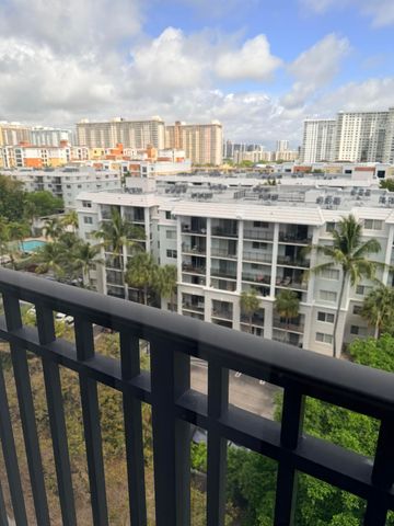 17021 N Bay Road 912, Sunny Isles Beach, FL 33160