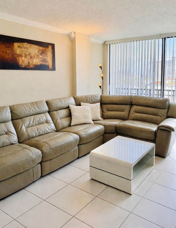 17021 N Bay Road 912, Sunny Isles Beach, FL 33160