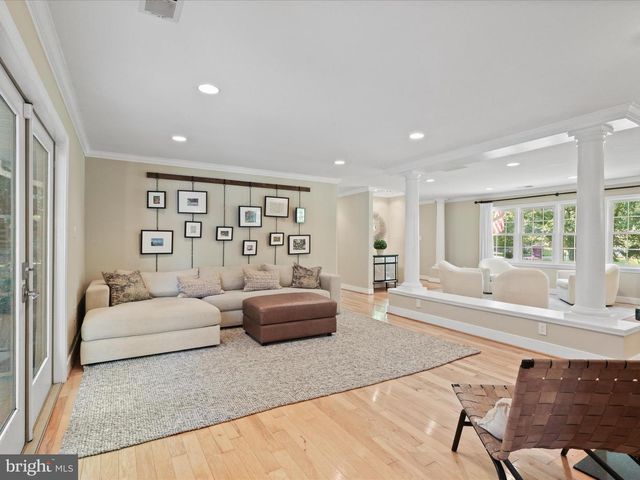 11607 HELMONT DR, Oakton, VA 22124