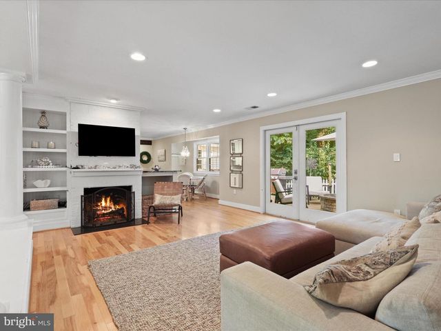 11607 HELMONT DR, Oakton, VA 22124