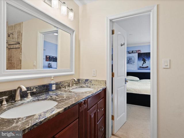 11607 HELMONT DR, Oakton, VA 22124