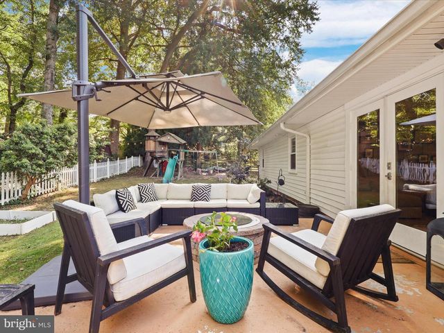 11607 HELMONT DR, Oakton, VA 22124