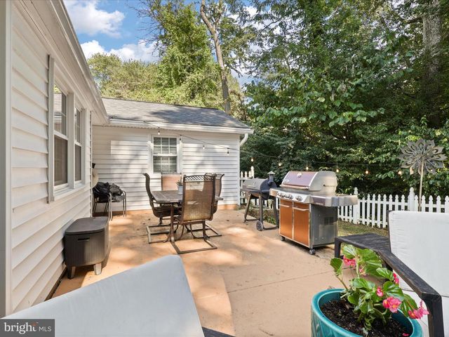 11607 HELMONT DR, Oakton, VA 22124