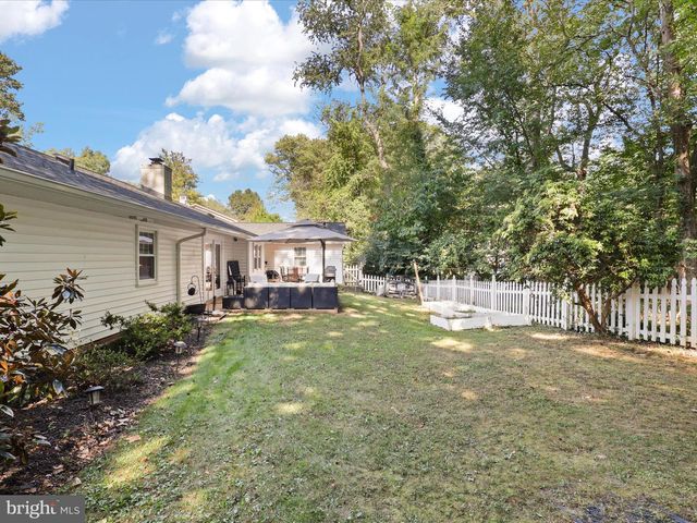 11607 HELMONT DR, Oakton, VA 22124