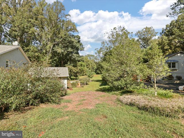 11607 HELMONT DR, Oakton, VA 22124