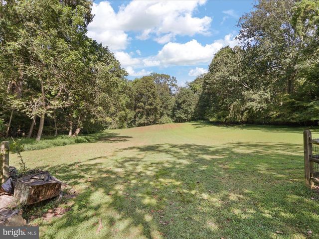 11607 HELMONT DR, Oakton, VA 22124