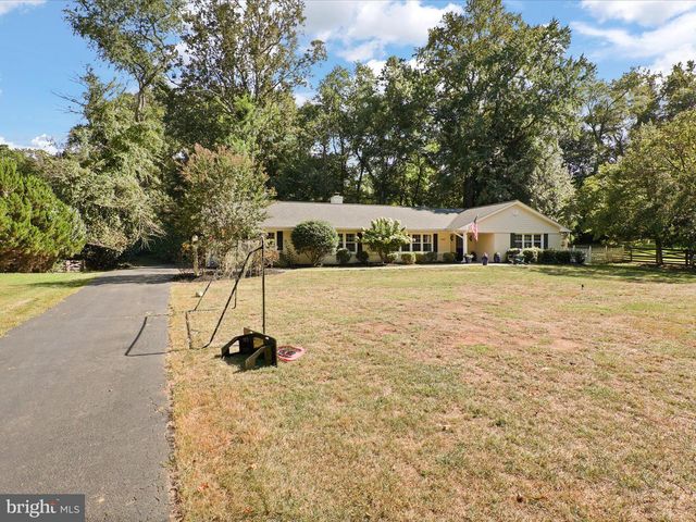 11607 HELMONT DR, Oakton, VA 22124