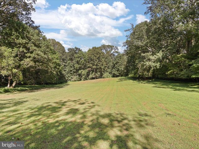 11607 HELMONT DR, Oakton, VA 22124