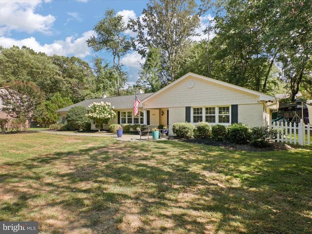 11607 HELMONT DR, Oakton, VA 22124