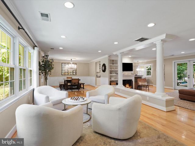 11607 HELMONT DR, Oakton, VA 22124