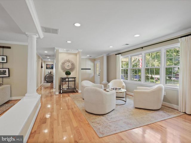 11607 HELMONT DR, Oakton, VA 22124