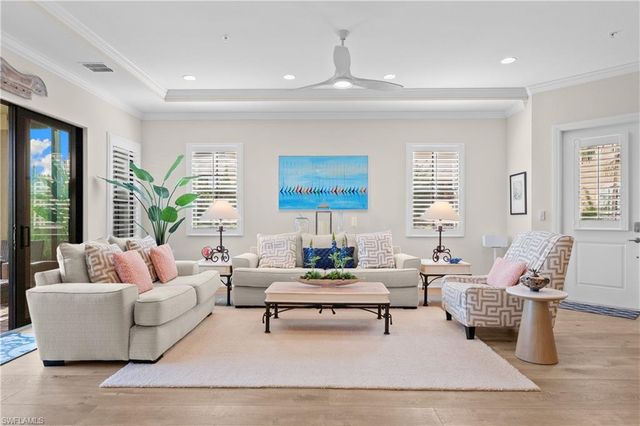 2439 Breakwater WAY 9102, Naples, FL 34112