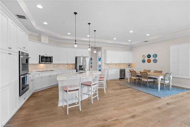 2439 Breakwater WAY 9102, Naples, FL 34112