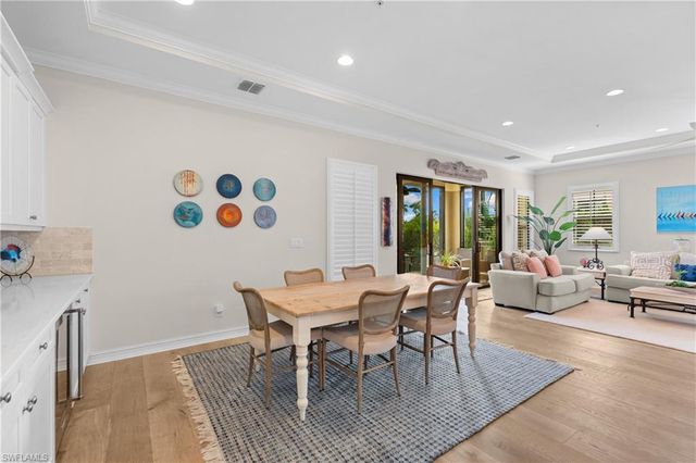 2439 Breakwater WAY 9102, Naples, FL 34112