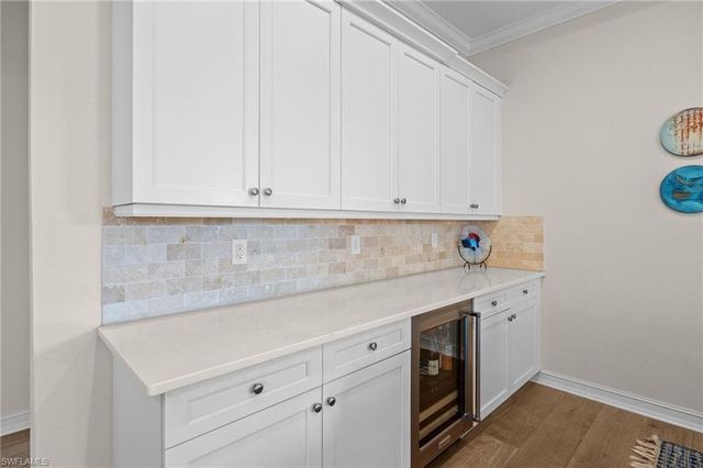 2439 Breakwater WAY 9102, Naples, FL 34112
