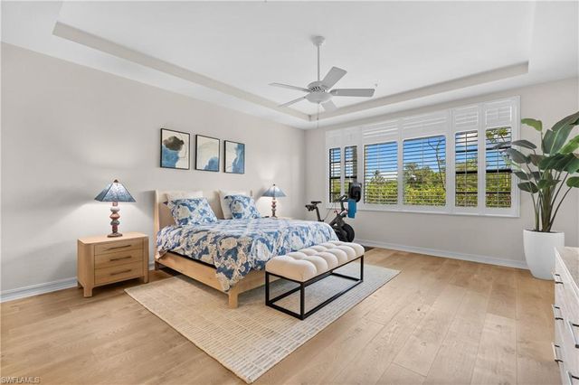2439 Breakwater WAY 9102, Naples, FL 34112