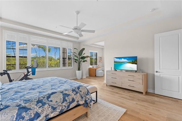 2439 Breakwater WAY 9102, Naples, FL 34112