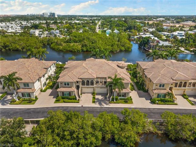 2439 Breakwater WAY 9102, Naples, FL 34112