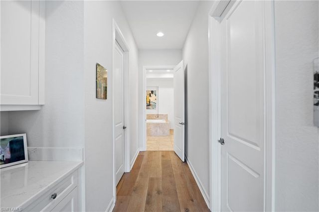2439 Breakwater WAY 9102, Naples, FL 34112