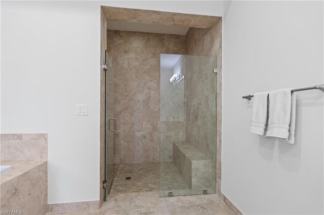 2439 Breakwater WAY 9102, Naples, FL 34112