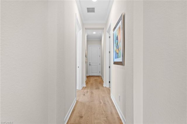 2439 Breakwater WAY 9102, Naples, FL 34112