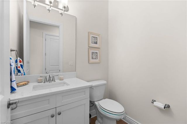2439 Breakwater WAY 9102, Naples, FL 34112