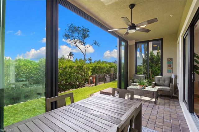 2439 Breakwater WAY 9102, Naples, FL 34112