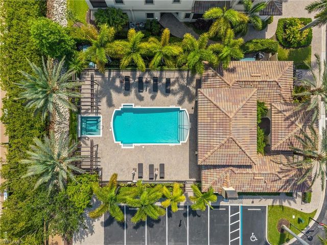 2439 Breakwater WAY 9102, Naples, FL 34112