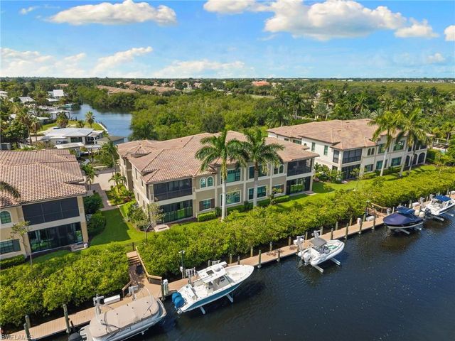 2439 Breakwater WAY 9102, Naples, FL 34112