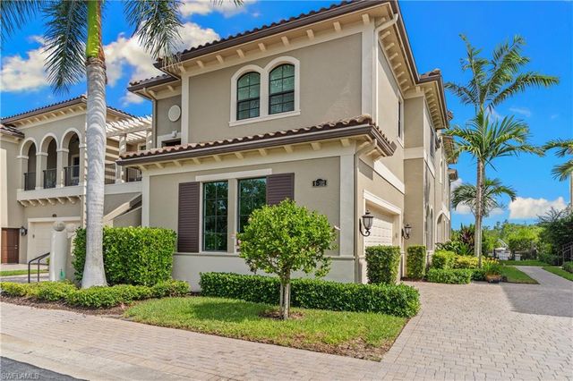 2439 Breakwater WAY 9102, Naples, FL 34112