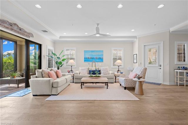 2439 Breakwater WAY 9102, Naples, FL 34112