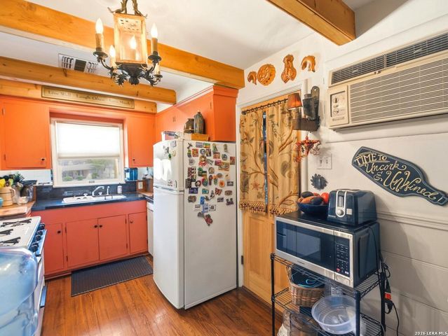 534 Geneseo, Terrell Hills, TX 78209