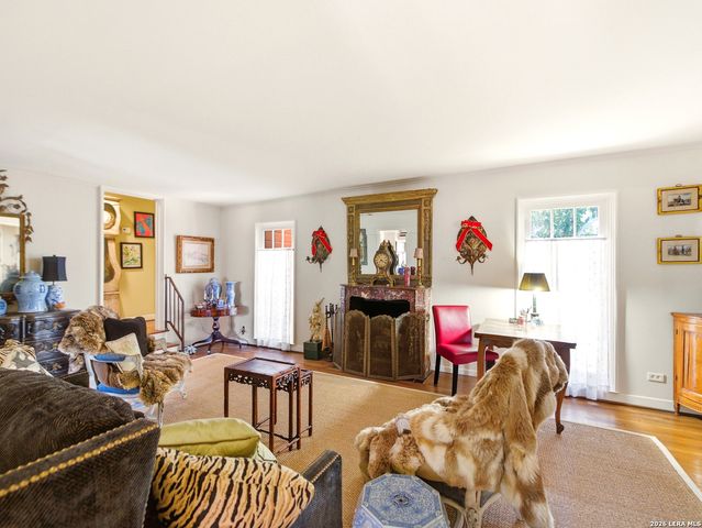 534 Geneseo, Terrell Hills, TX 78209